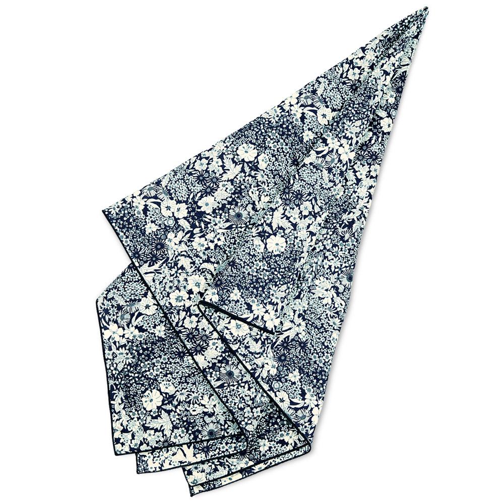 リバティプリントの大判スカーフ