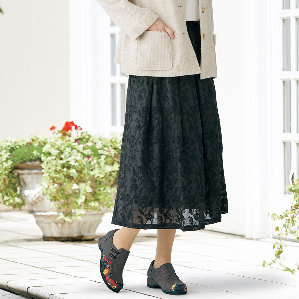 4E型押しレザースリップオン／フラワー