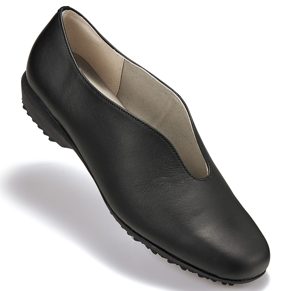 カットデザインスリップオンシューズ