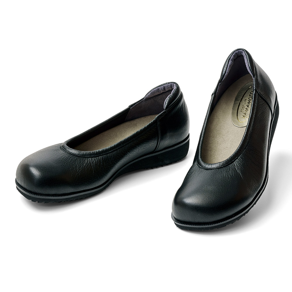 シンプルな4Eスリップオン