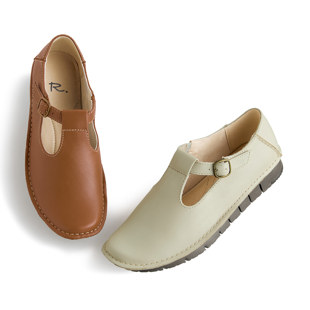 Tストラップシューズ