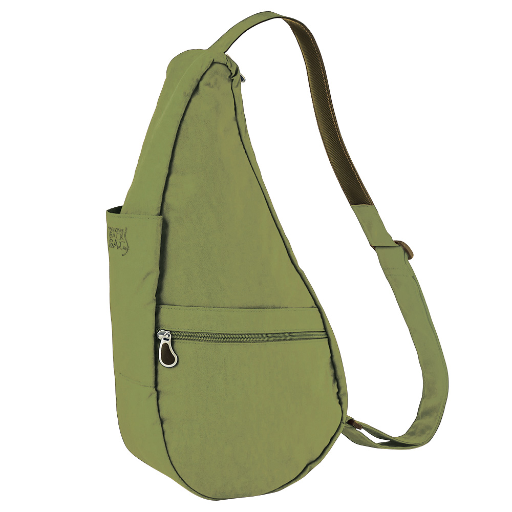 背中に沿うボディバッグ