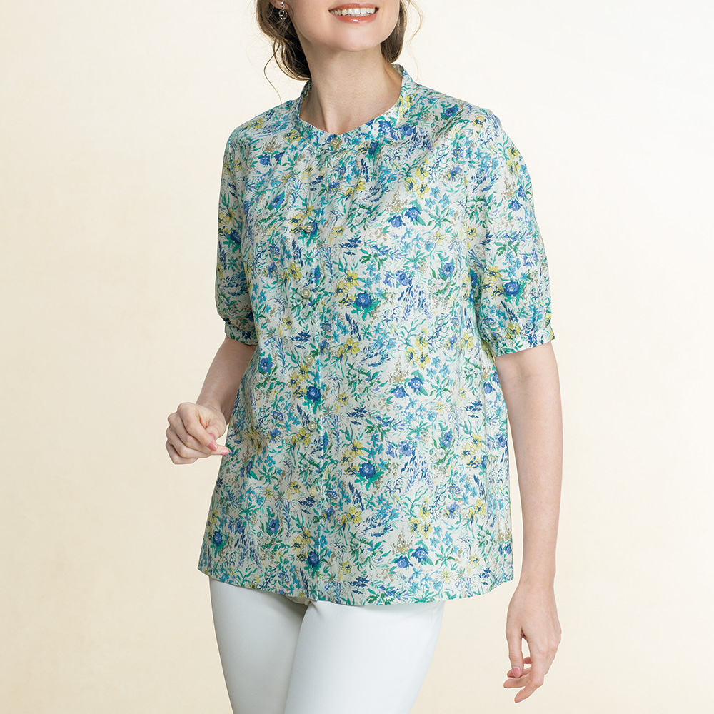 ふんわりフェミニンなブラウス