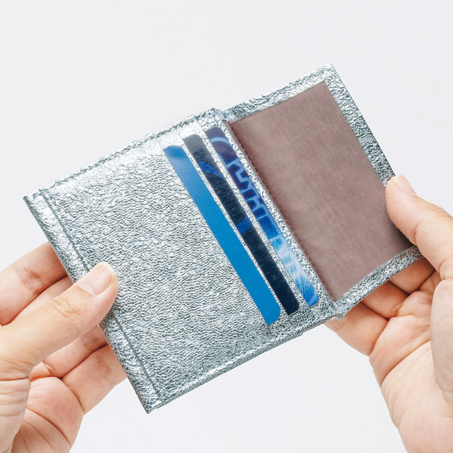 薄くてコンパクトなポケットウォレット