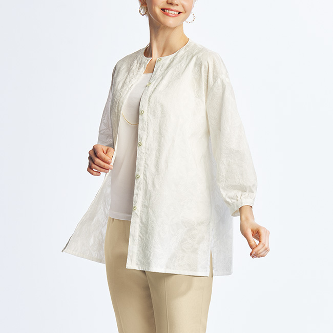 お花の刺しゅうブラウス