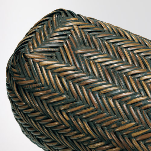 籐のハンドバッグ