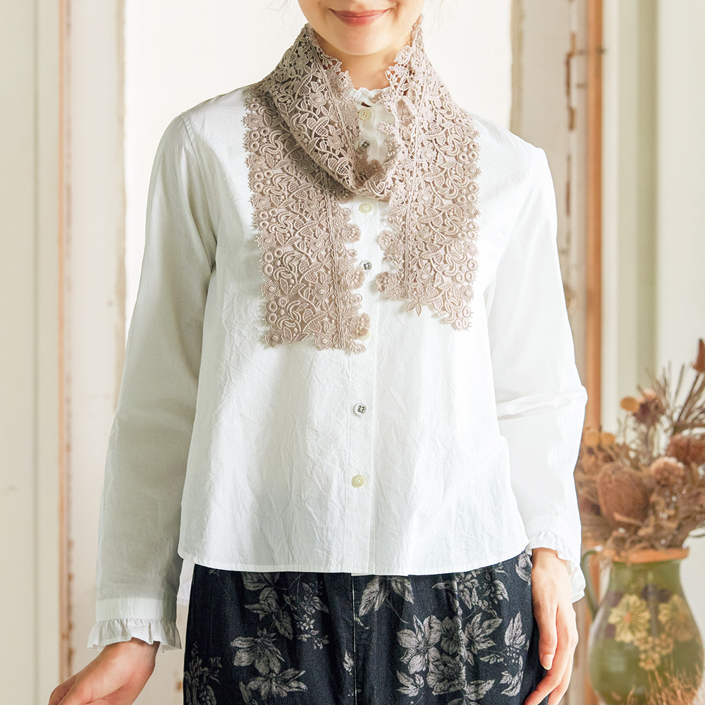 フリル使いワッシャー加工ブラウス