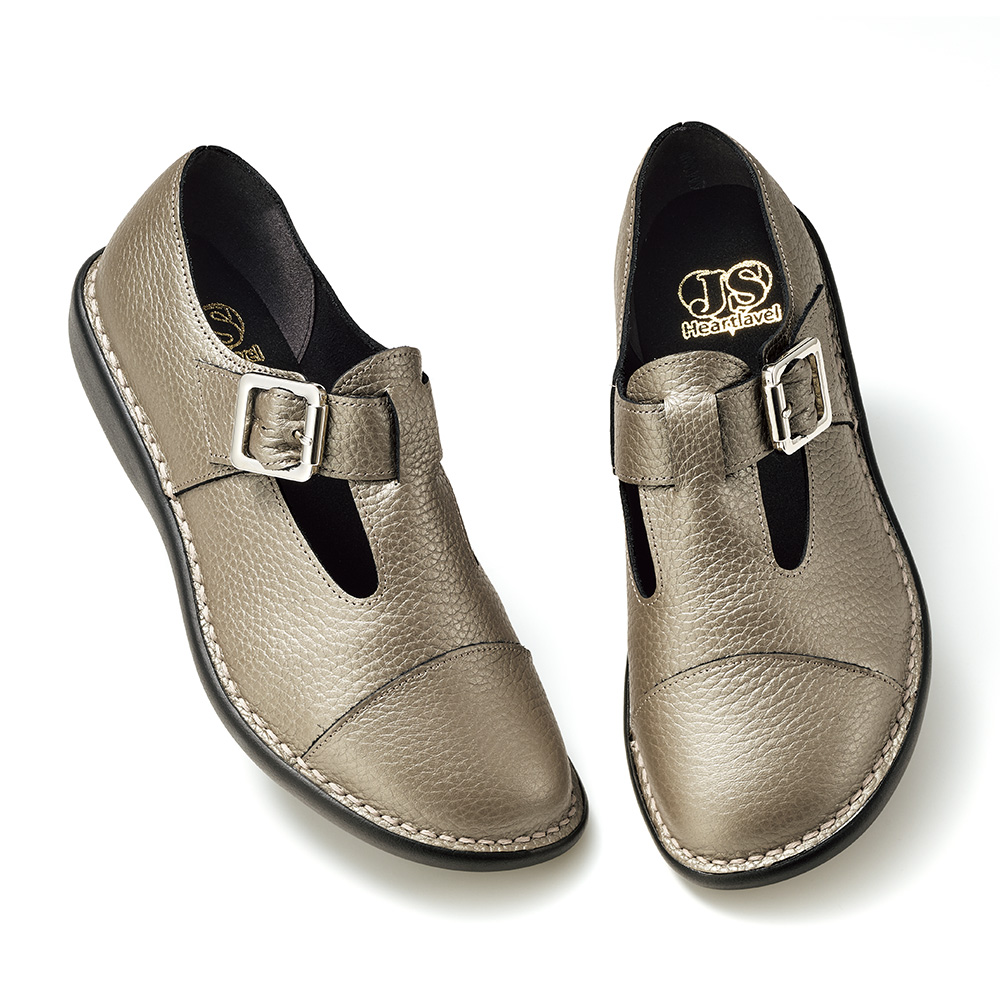 ストラップデザインシューズ