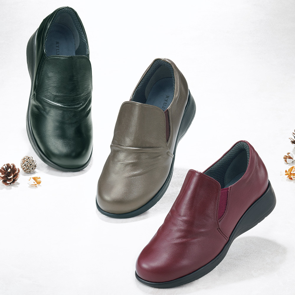 軽量ソールのデザインシューズ