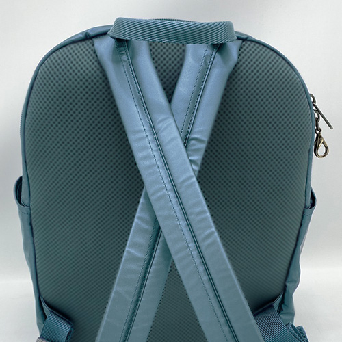 A4が入るすっきりリュック