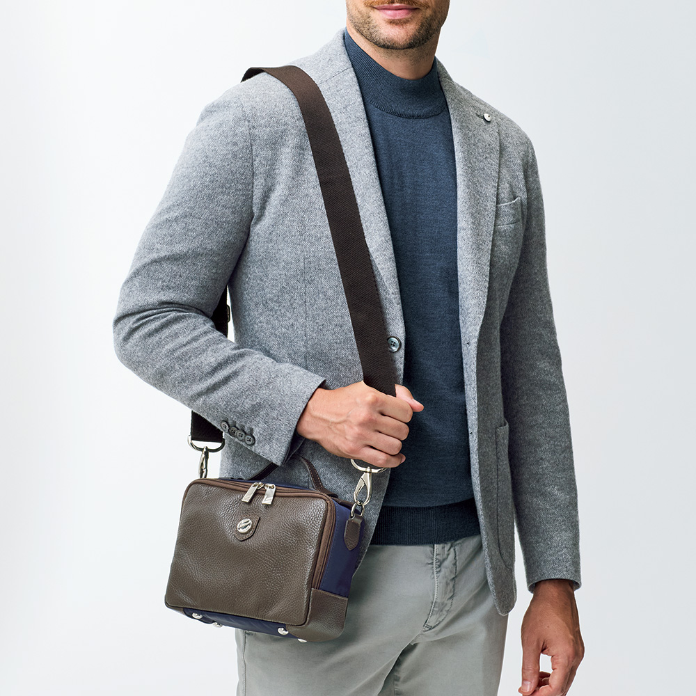 ボックス型コンパクトショルダーバッグ