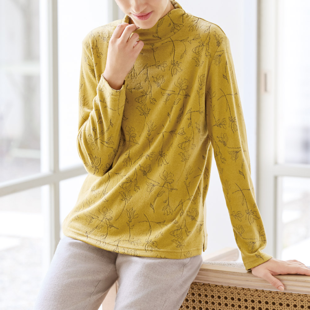 あったか素材のふかふかプルオーバー／2色セット