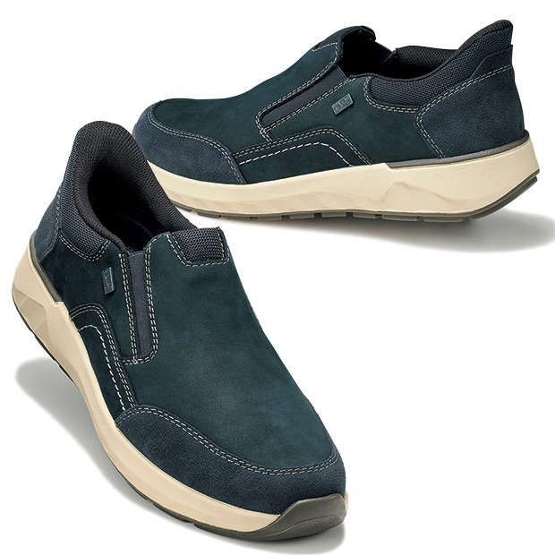 足入れしやすいレザースリップオン