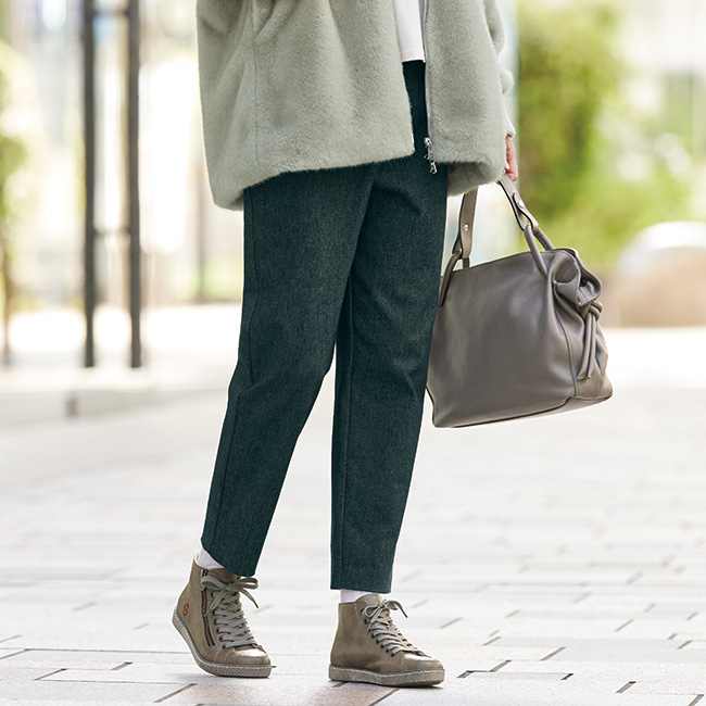 デニムテーパードパンツ