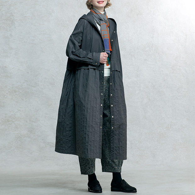 フード付きロングコート