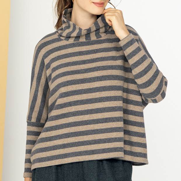 ハイネックボーダープルオーバー