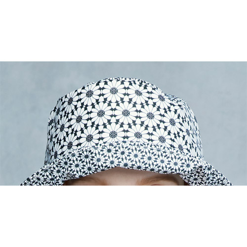 撥水･ハット付き花柄プリントコート