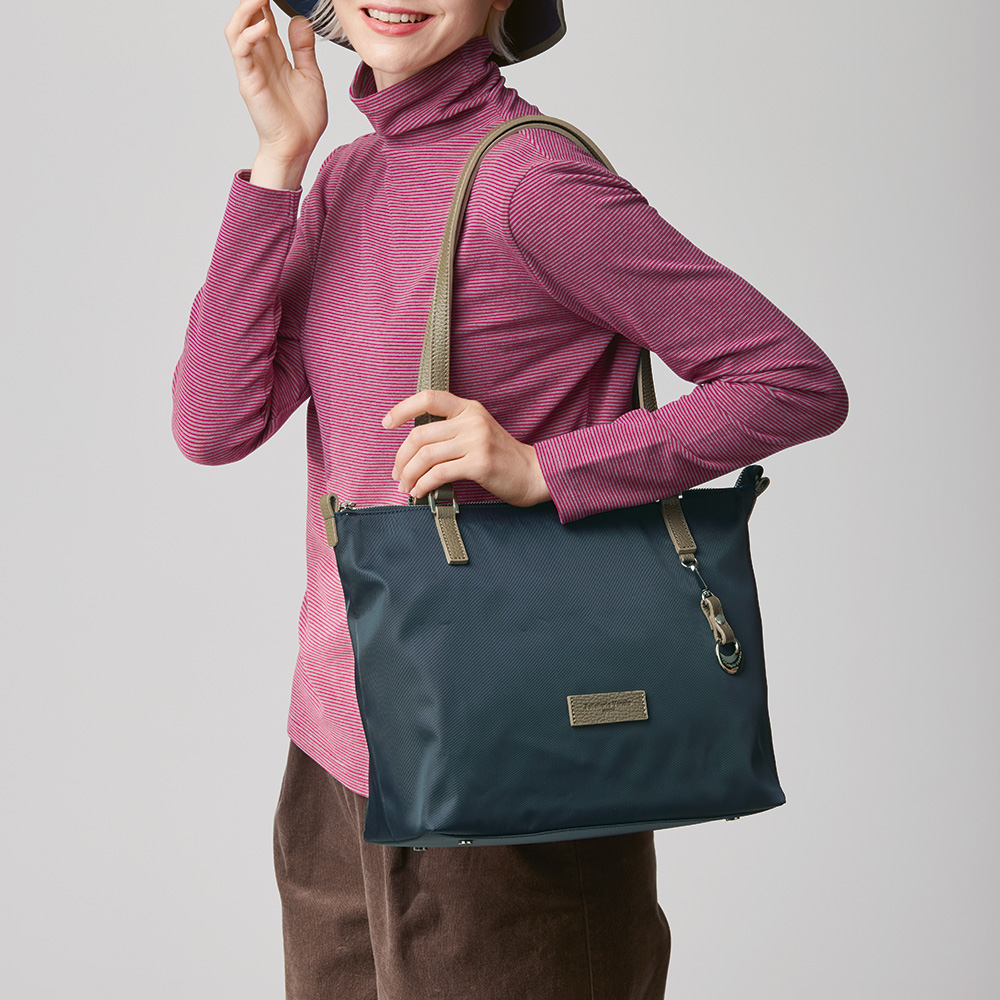 A4が入る･撥水ナイロントートバッグ／当社限定モデル