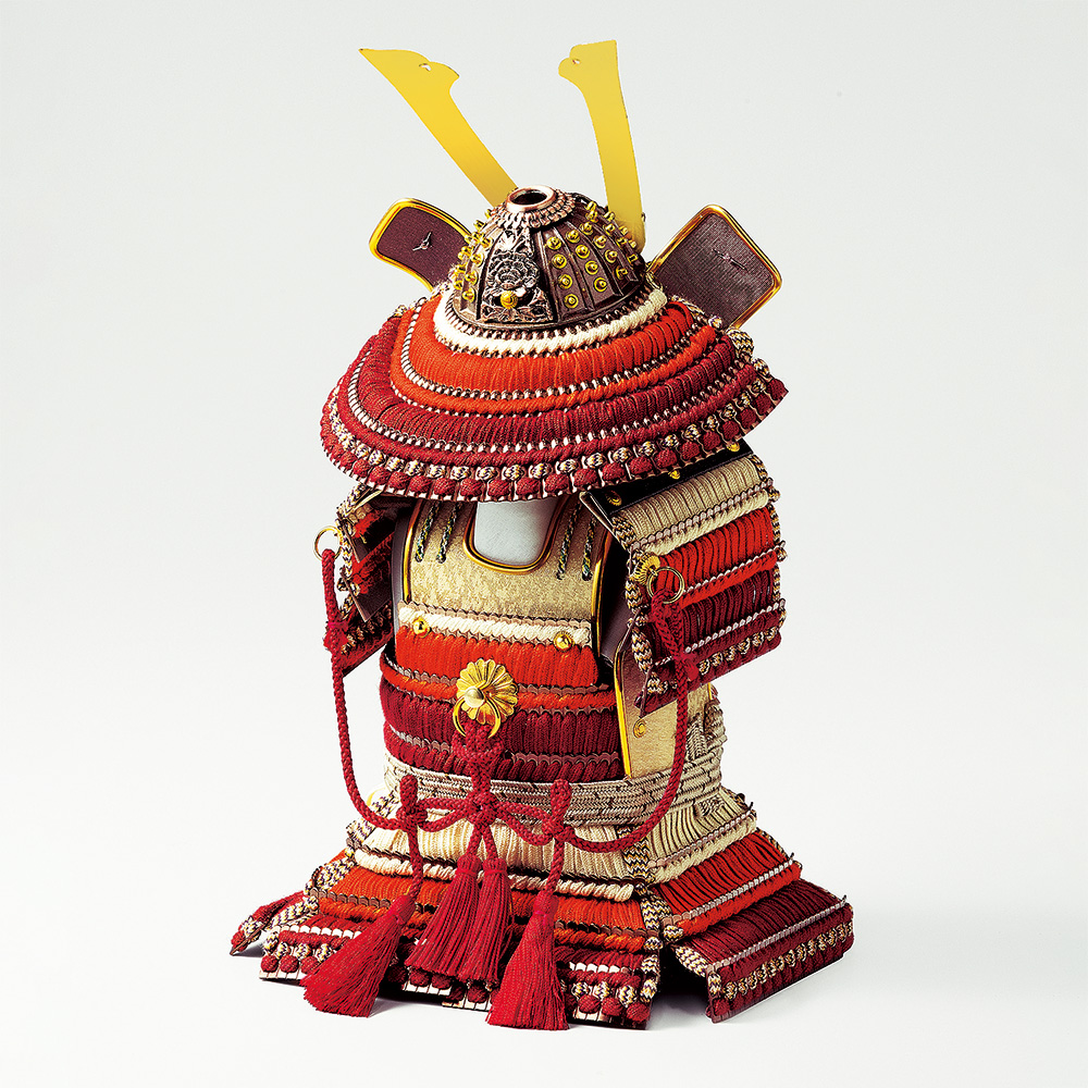 正絹糸縅奉納鎧飾り（収納式）