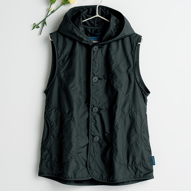 フーデットキルティングメッシュジレ