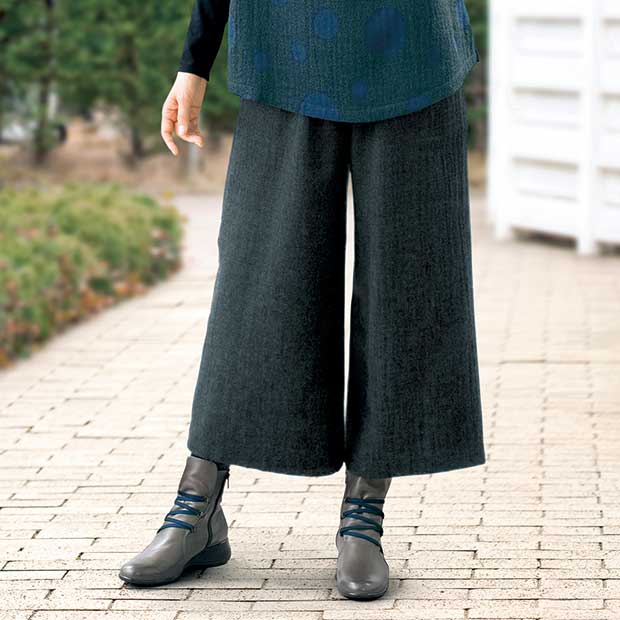 ウールガーゼのワイドパンツ