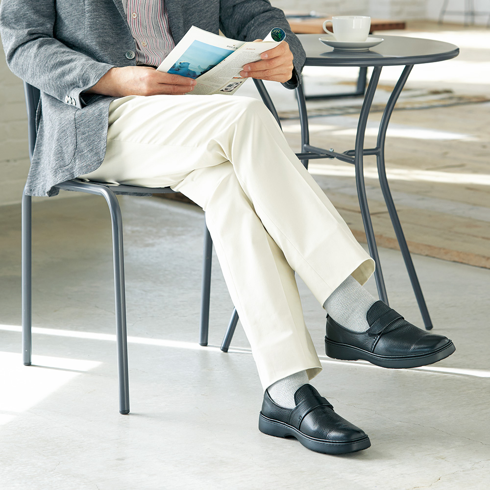 金谷さんの柔らか面ファスナーシューズ