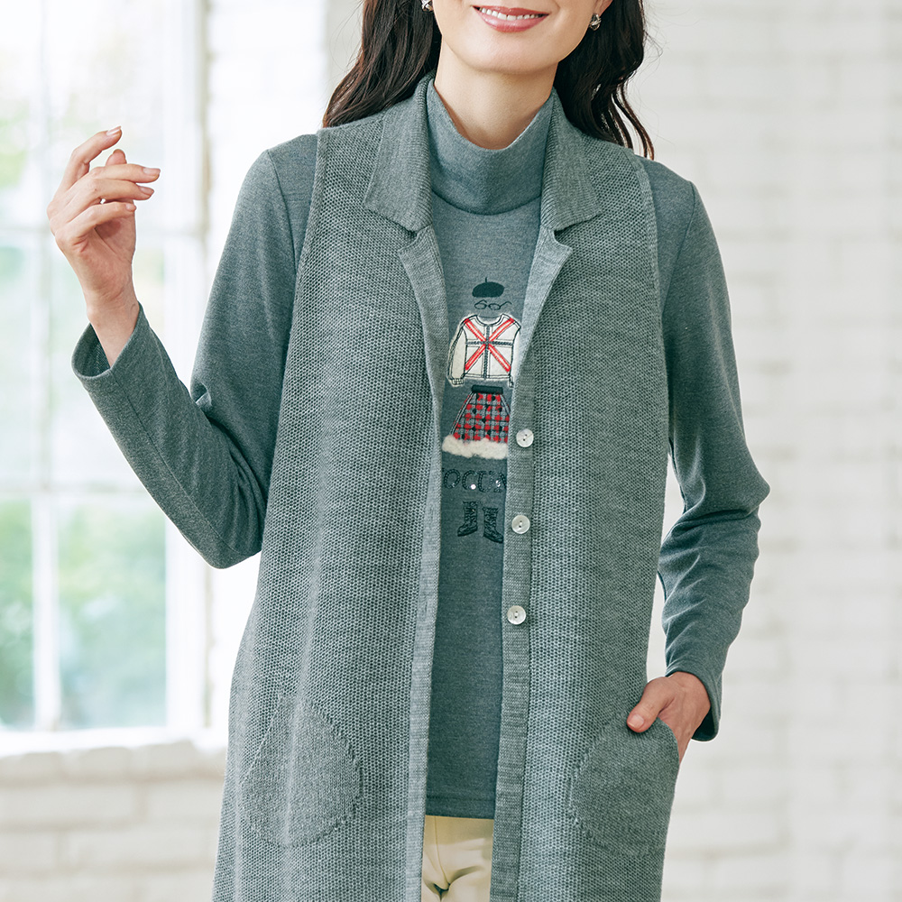 刺繍入りハイネックカットソー