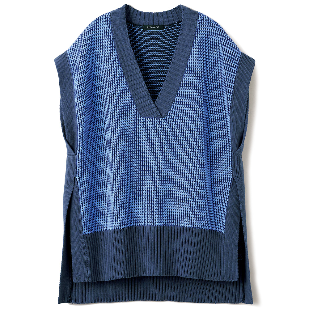 オーバーサイズのニットベスト