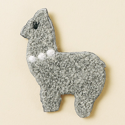 アルパカロングベスト／ブローチ付き