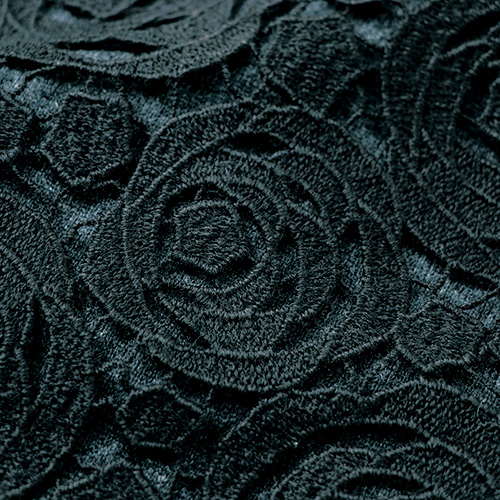 刺しゅうレースプルオーバー