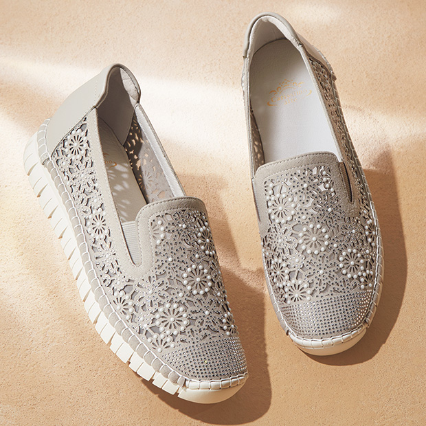 キラキラビジュー付きスリップオン