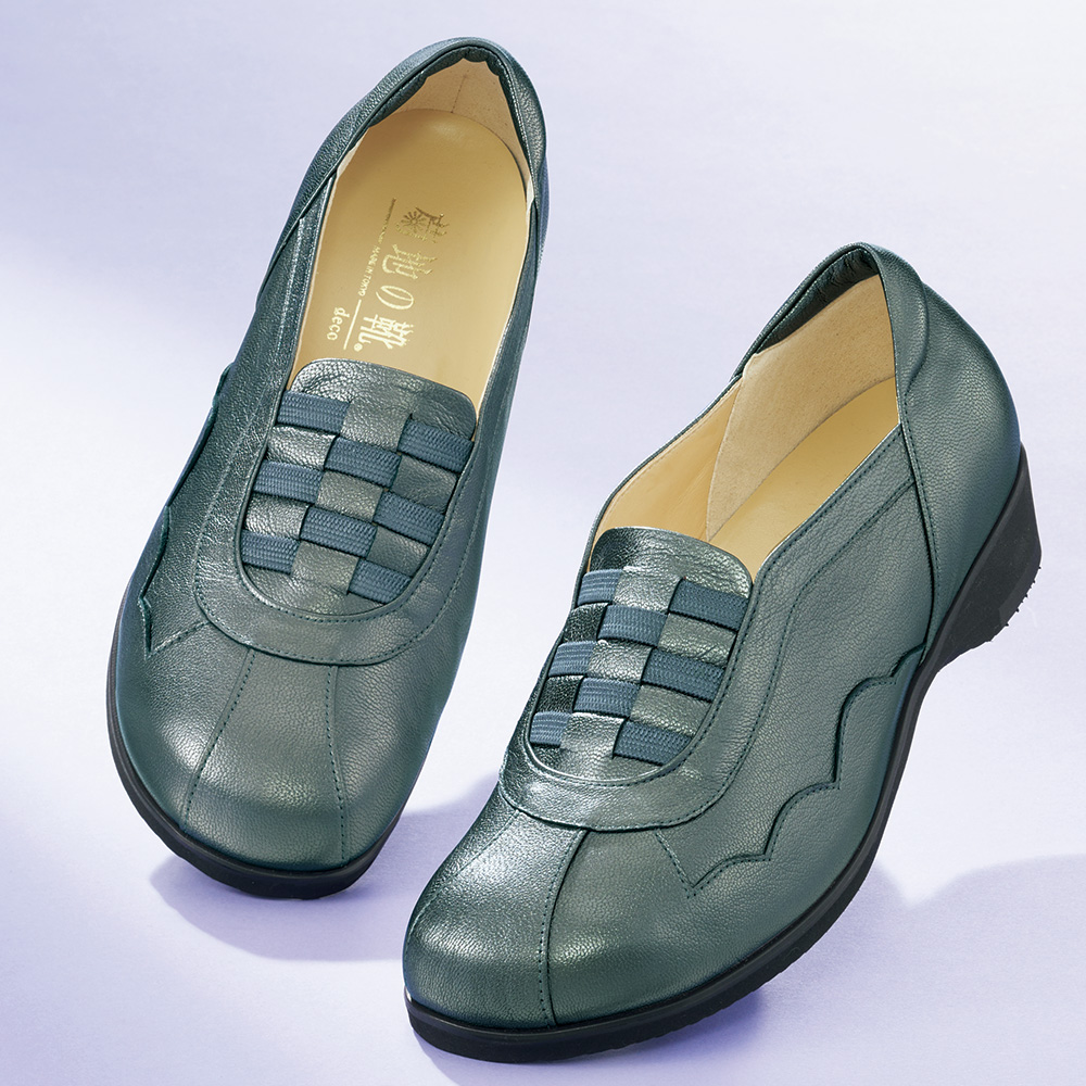 足にやさしいスリップオンシューズ