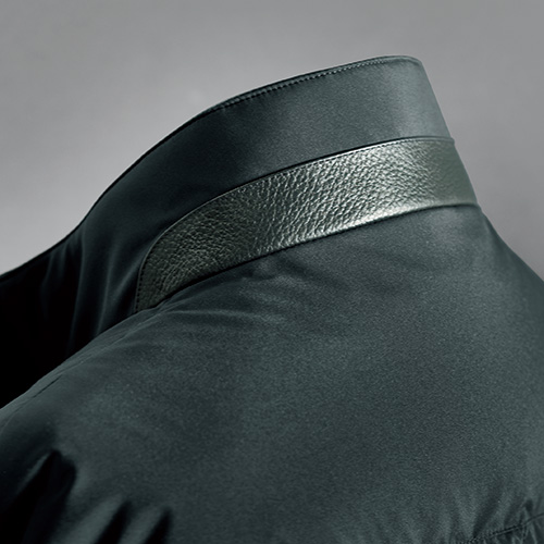 レザー使いのダウンコート