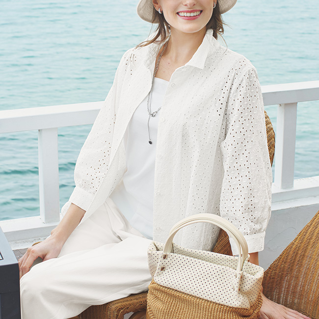 カットワーク刺しゅうコットンブラウス