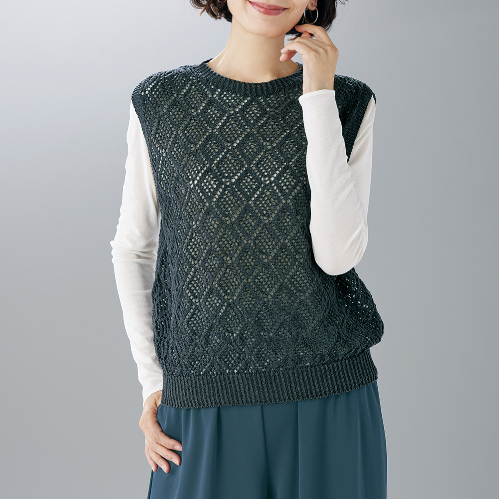 透かし編みのベスト