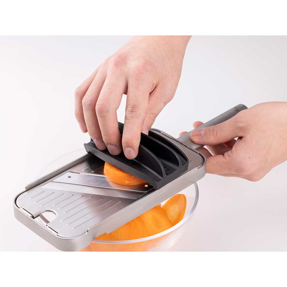 オールステンレス千切り＆スライサー 極刃