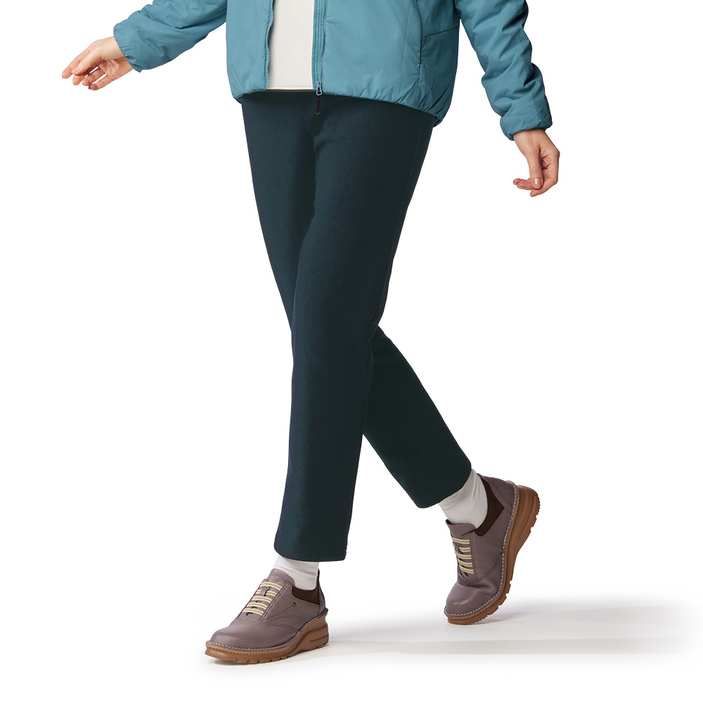 ゴム使い軽量デザインスニーカー