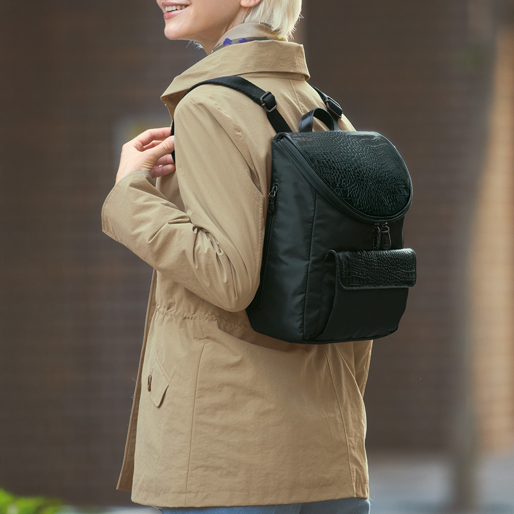 クロコ型押しレザー使いのナイロンリュック／当社限定モデル