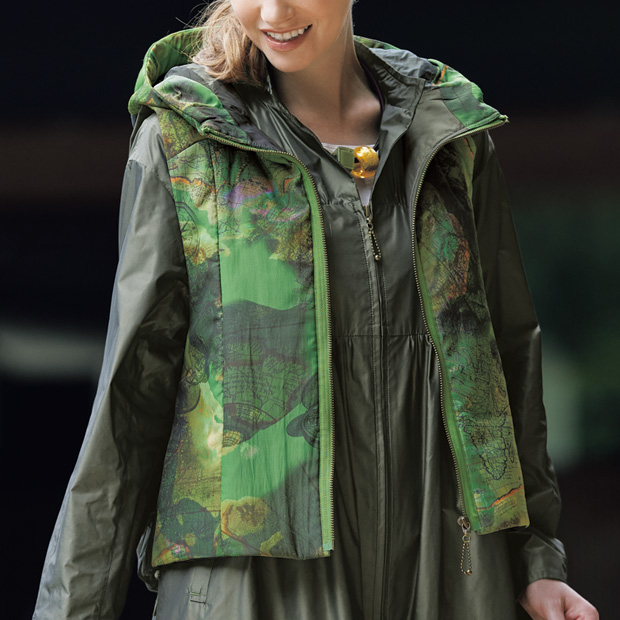 プリント使いフーデッドベスト