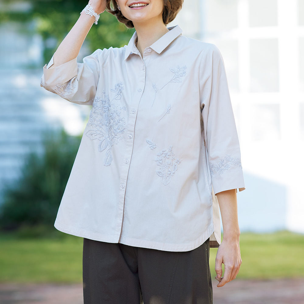 手刺しゅうブラウス／花束を貴方に