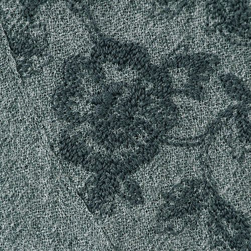 ウールガーゼ刺しゅう切り替えブラウス