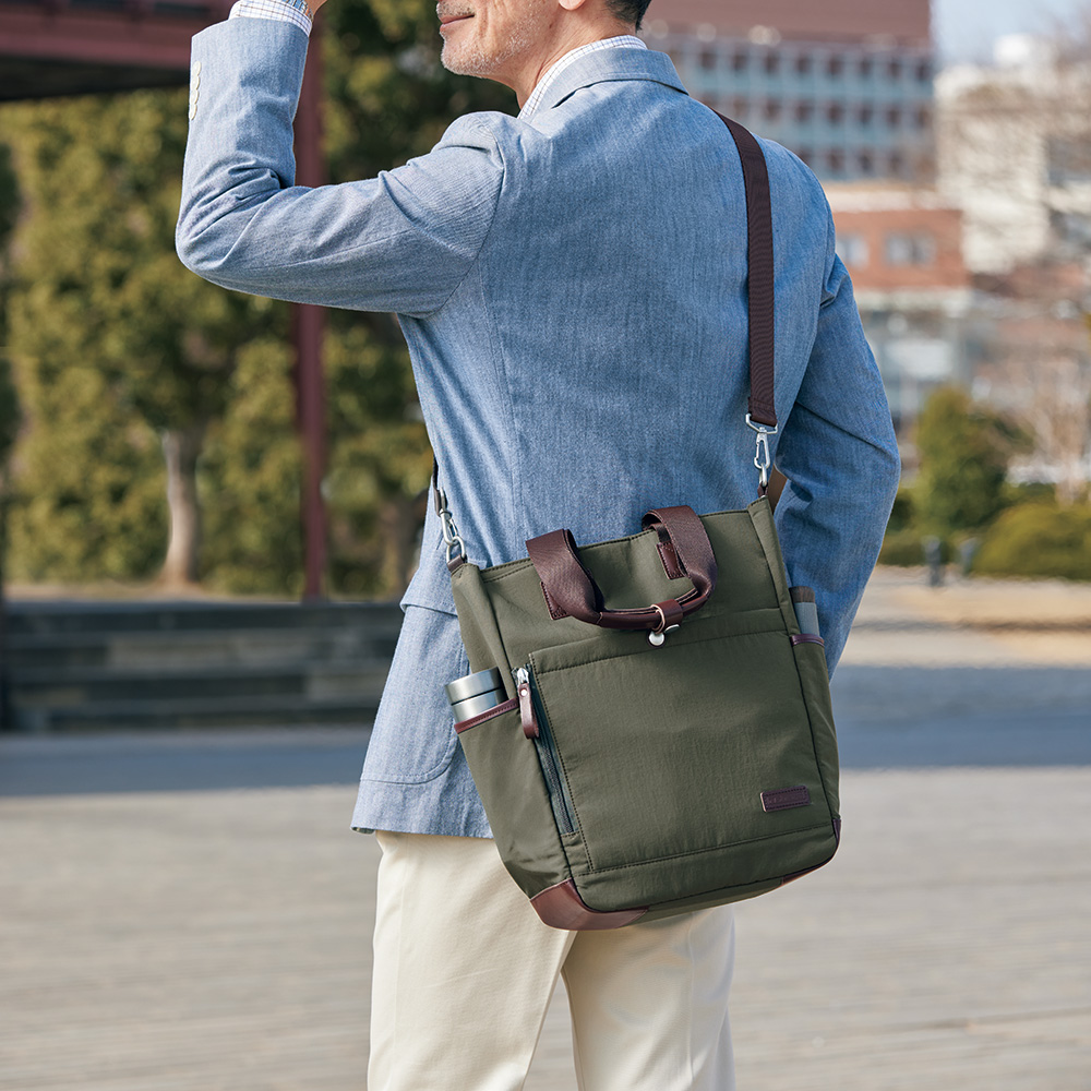 中身が見やすい軽量トラベルトート