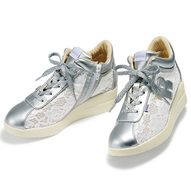 ファスナー付きレーススニーカー