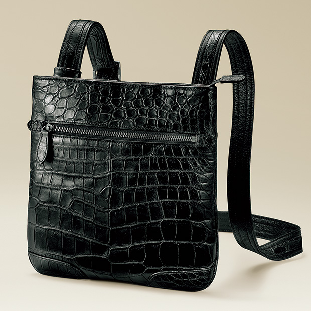 マットクロコダイルのショルダーバッグ