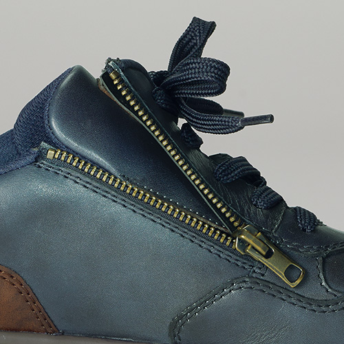 レザーサイドファスナースニーカー