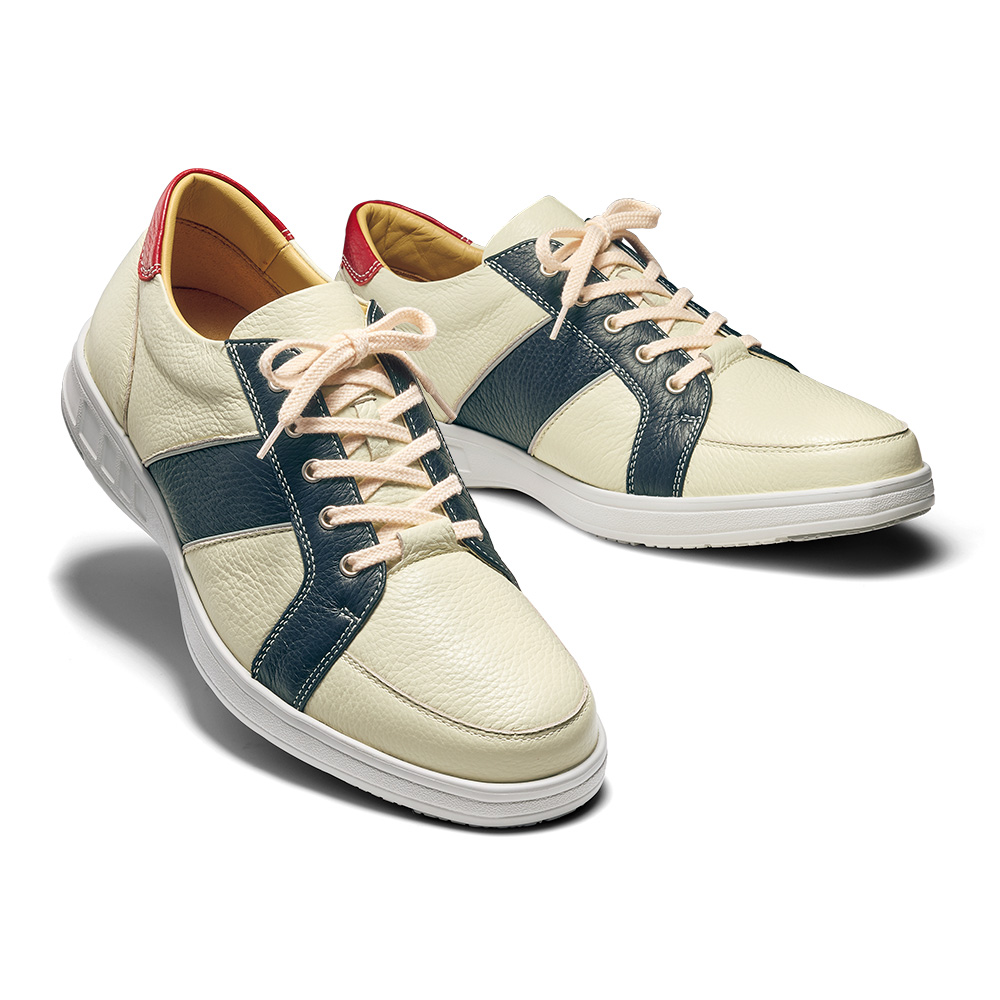 鹿革の軽量ウォーキングシューズ