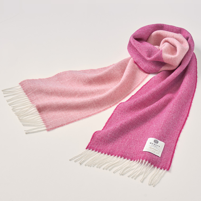 バイカラーのウールマフラー