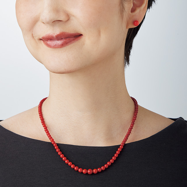 K18胡渡珊瑚ピアス