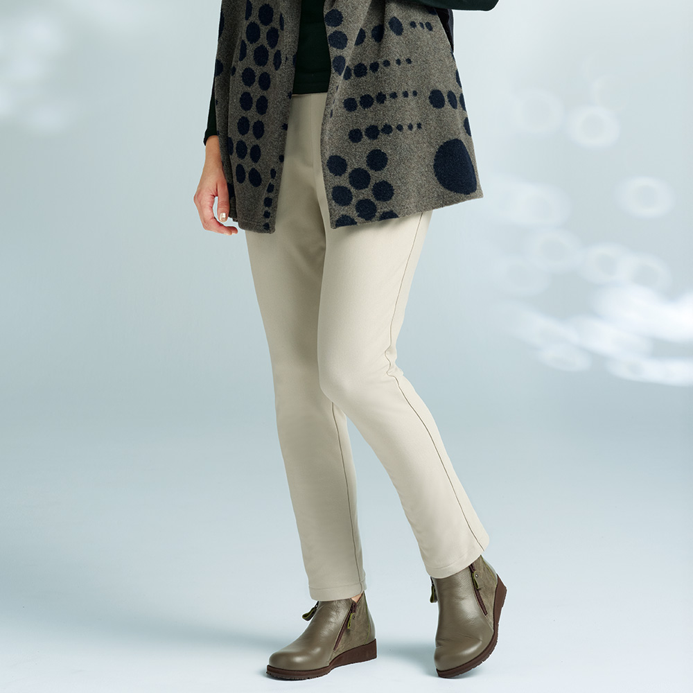 ウエスト総ゴム裏起毛ツータックテーパードパンツ