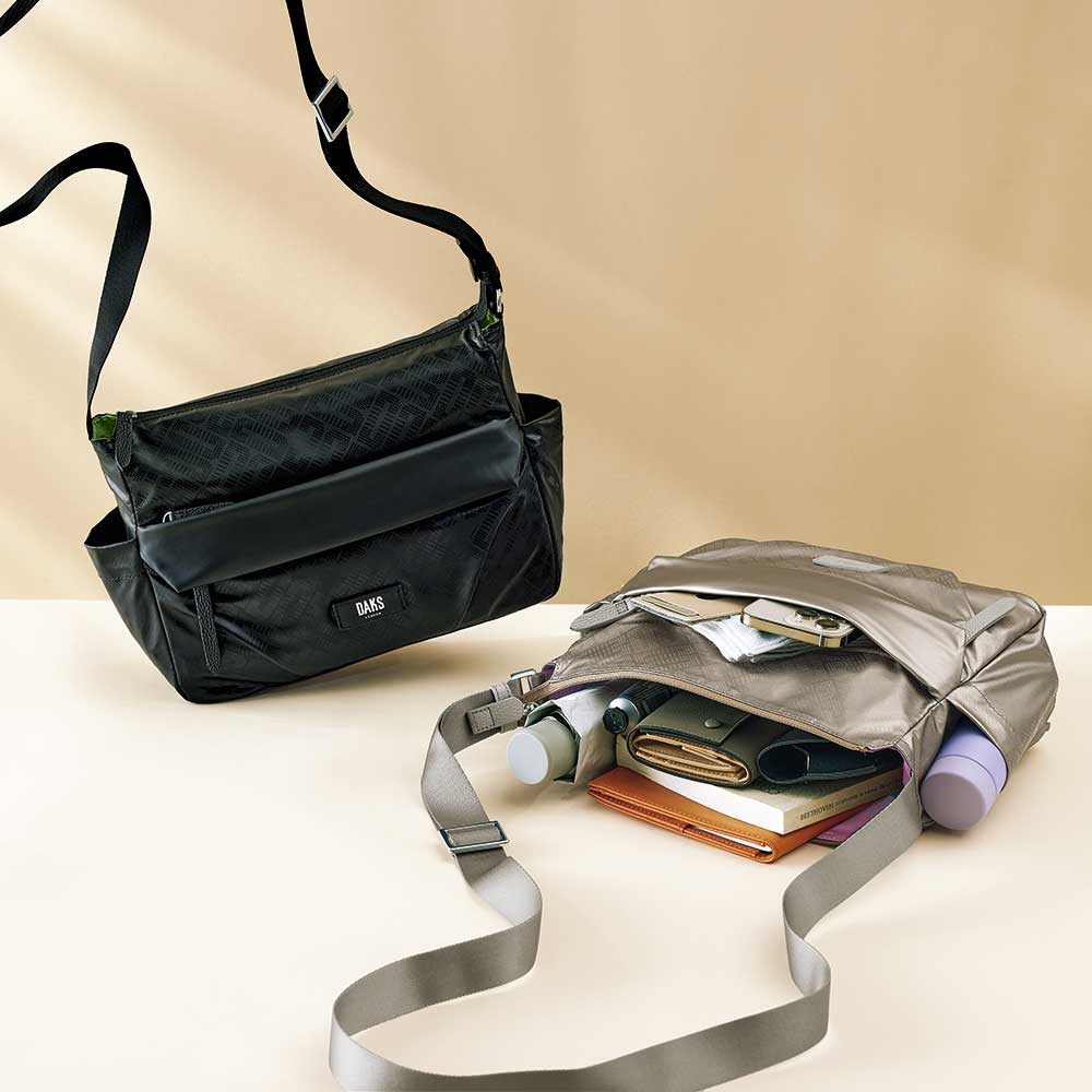 軽量ショルダーバッグ